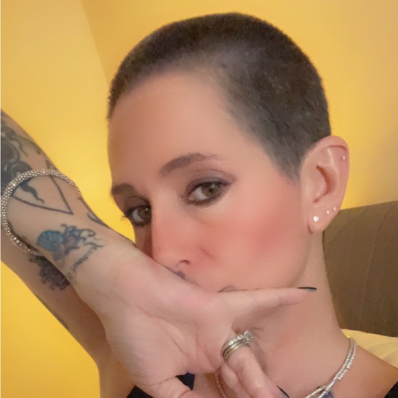 Meet your Posher, Gretchen - Picture 14 of 15